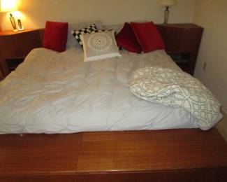 Hundevad king bed with bench storage