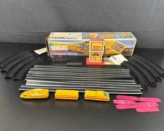 Vintage Hotline Thunder Run Set Race