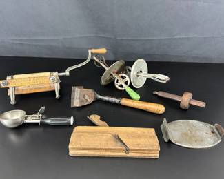 Vintage Tools Anchor Brand Lovell MFG Clothes Wringer Wood Molding Scraper