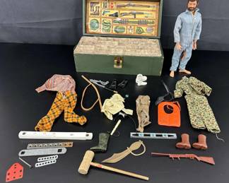 1964 GI Jo Vintage Hasbro Military Green Foot Locker with Doll and Acessories