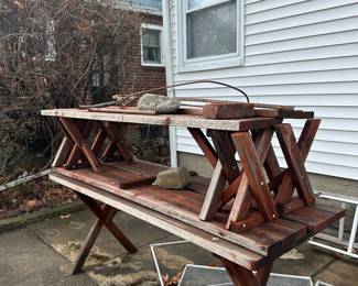 Picnic table