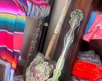 Super cute crafty yard art