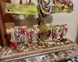 You guys realize that PEARLS ARE ON THE COME BACK TRAIL. RIGHT? OH YES, THEY ARE!!!