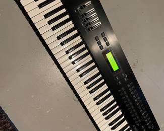 Alesis QS6.1 keyboard