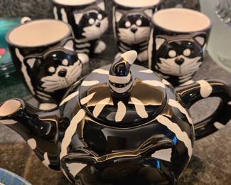 Cat teapot & cups