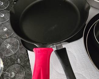 Lodge cast iron skillet