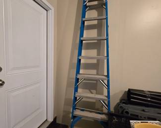8' fiberglass ladder