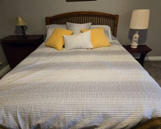 Queen size bed, slatted headboard