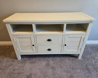 White dresser / storage cabinet