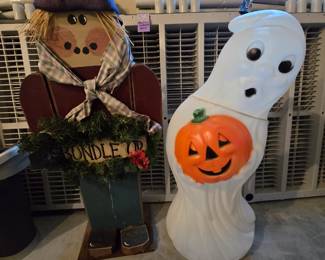 Vintage ghost blowmold, scarecrow