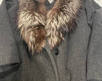 Wool long coat with fur collar size 6 to 8,