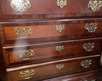 4-drawer chest of drawers with pull-out tray. Can be used as an entryway or side table/chest. Some trim is separating - otherwise in great condition. Priced accordingly