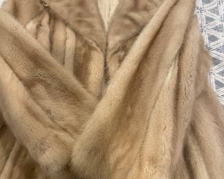 Blonde mink coat - size M