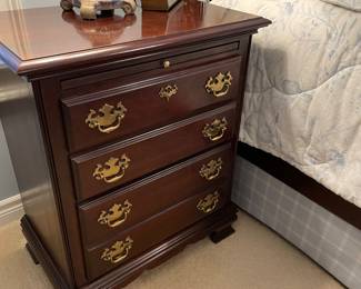 Another view of the nightstand