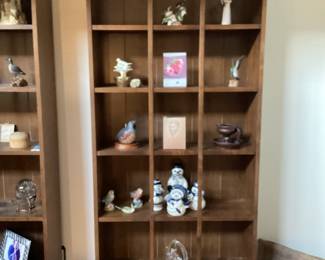 Five tieredEthan Allen bookshelves (2)