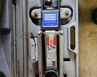 #37	Hydraulic Floor Jack 4000lb Model F-361	 $40.00 
