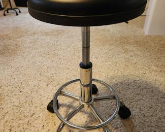 #135	Padded stool raising 	 $20.00 
