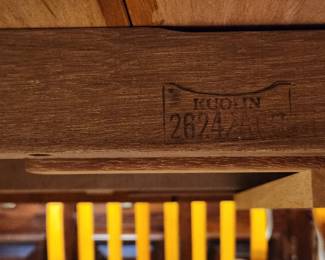 #67	Kitchen table wood Kuolin Mfg. with one leaf and 5 chairs 36-59x36x31	 $45.00 
