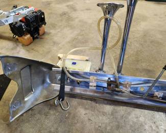 #77	Truck mount with 4 horns and Mack Bulldog emblem	 $150.00 
