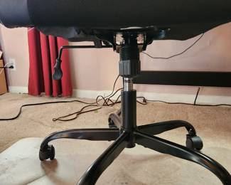 #88	Black Gaming/Computer chair with built in working massage	 $45.00 
