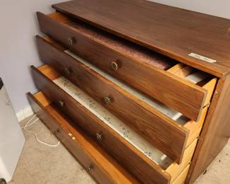 #93	Midcentury Modern Dresser Mengel Furniture 4 drawers 44x19.5x31	 $150.00 
