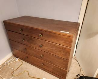 #93	Midcentury Modern Dresser Mengel Furniture 4 drawers 44x19.5x31	 $150.00 
