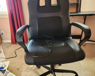 #88	Black Gaming/Computer chair with built in working massage	 $45.00 
