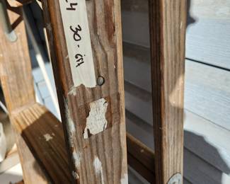 #124	Wood 6ft ladder	 $30.00 
