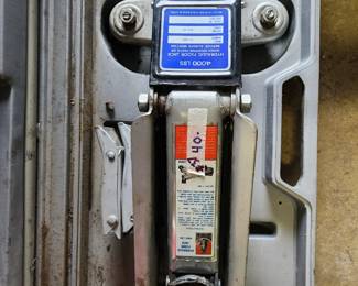 #37	Hydraulic Floor Jack 4000lb Model F-361	 $40.00 
