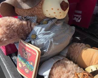 1983-1984 Furskins Teddy Bear - Dudley