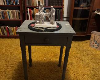 Primitive stand w/drawer