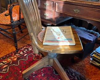 Antique Oak desk chair. Great condition! 