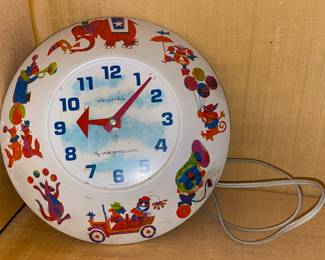 Vintage Children's Clock (WORKING!)