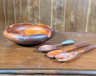 (4pc) WOODEN KITCHEN ITEMS | Including a very unusual serving spoon with hammered metal grape and leaf decoration - dia. 11.5 in (bowl)
