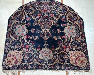 Floral Patterned Rug | Small patterned mat with curved edge. - w. 45 x l. 47 in
