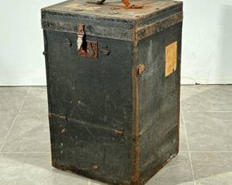 VINTAGE STANDING STEAMER TRUNK | Einbrodt & Kalb, Berlin, labeled to interior - h. 29 x w. 17.5 x d. 16 in
