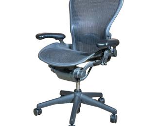 Herman Miller Aeron Chair | Size B