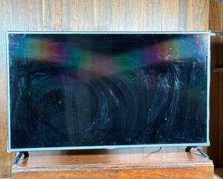 LG FLAT SCREEN TV 55LB6000 | 55" LCD HDTV with 1080p resolution. 