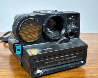 Polaroid Land Camera | Sonar one-step instant film camera.


