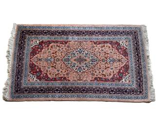 SMALL MEDALLION RUG | Very soft and supple hand weaving. - w. 38 x l. 62 in