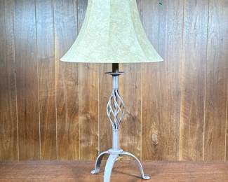 CAST IRON LAMP | Table lamp with tripod base. - h. 30 x dia. 16 in