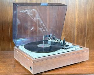 KLH TURNTABLE | Model twenty vinyl turntable/record player. - l. 18.5 in