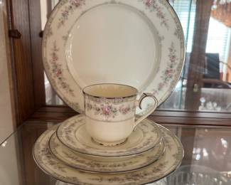 Noritake Shenandoah 8 Pl Settings