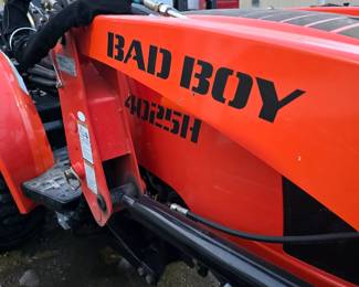 2022 Badboy 4025 H Tractor
Under 100 hours
2200 lb loader lift
Comes with Backhoe and Loader