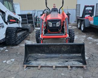 2022 Badboy 4025 H Tractor
Under 100 hours
2200 lb loader lift
Comes with Backhoe and Loader