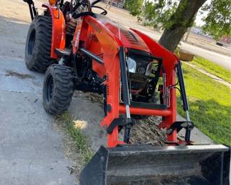 2022 Badboy 4025 H Tractor
Under 100 hours
2200 lb loader lift
Comes with Backhoe and Loader