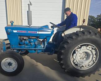 1974 Ford 4000 Tractor