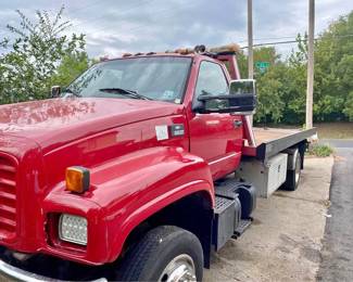 1997 Chevrolet C6500 Kodiak
Ready to work. 256k miles. CAT 3116 Engine, Diesel.
