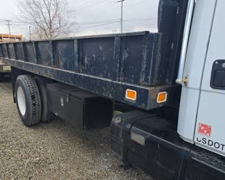 Freightliner Flatbed FL70