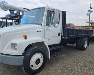 Freightliner Flatbed FL70